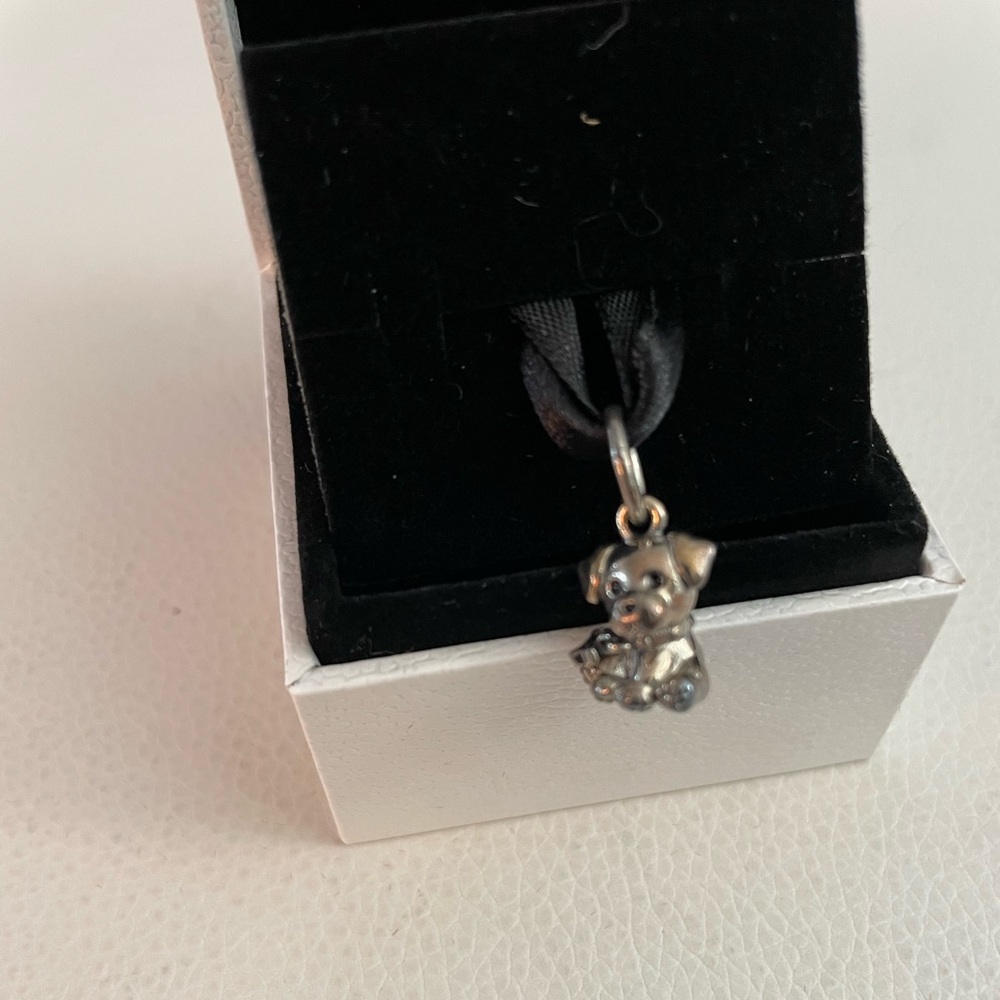 NIB Labrador puppy dangle charm - Picture 2 of 14